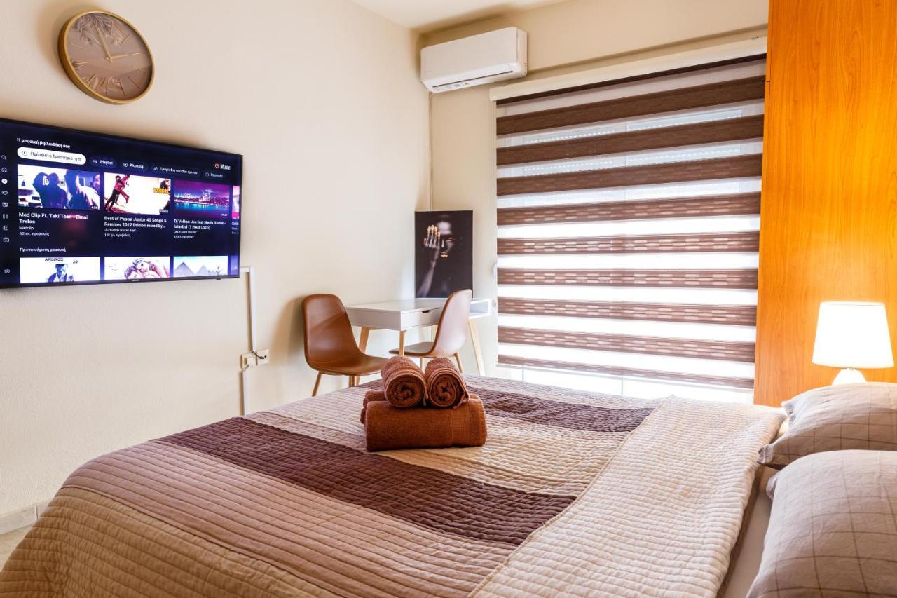 Blaze Studios & Apartments ซานธี ภายนอก รูปภาพ