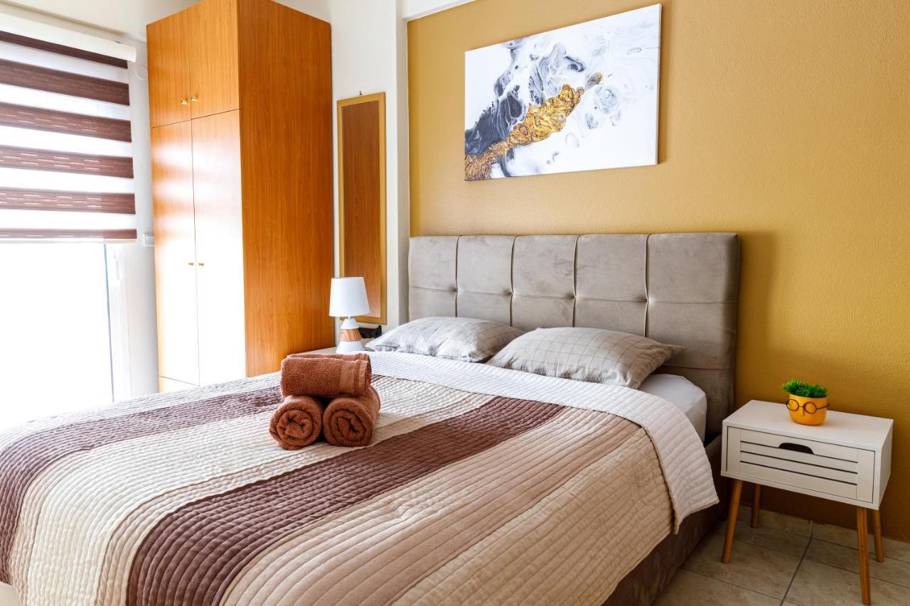 Blaze Studios & Apartments ซานธี ภายนอก รูปภาพ